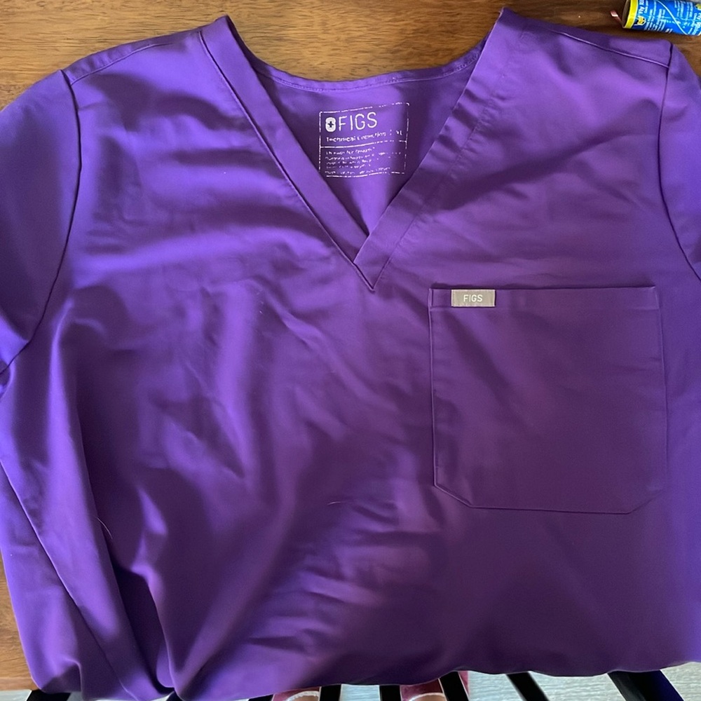 ultra rare digital grape figs one pocket scrub top